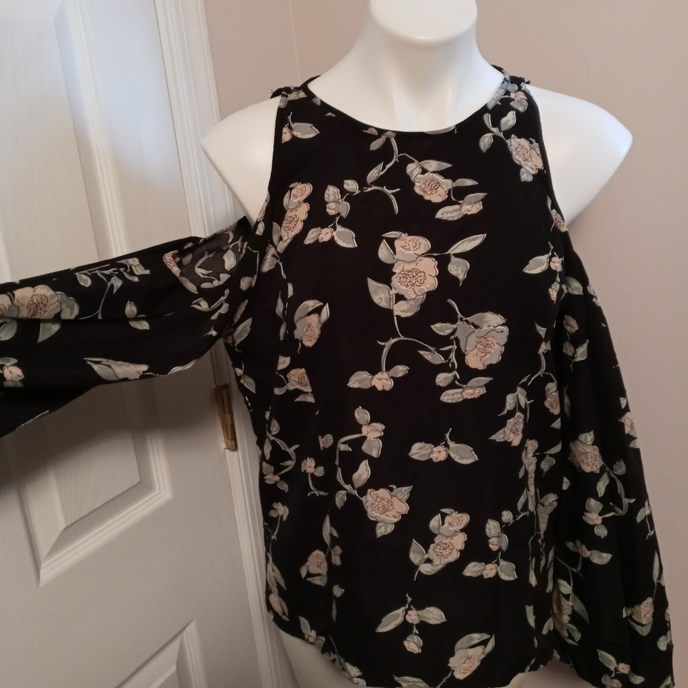 Lucca floral cold shoulder top